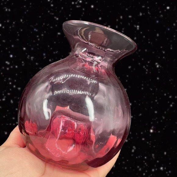 Vintage PILGRIM CRANBERRY Glass Vase Swirl Optic Hand Made USA Glass Hollow 5.5” - Picture 2 of 14